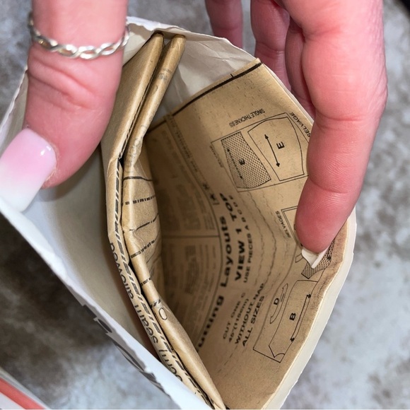 set of 8 clothing patterns for women & children make your own clothes - Picture 6 of 8